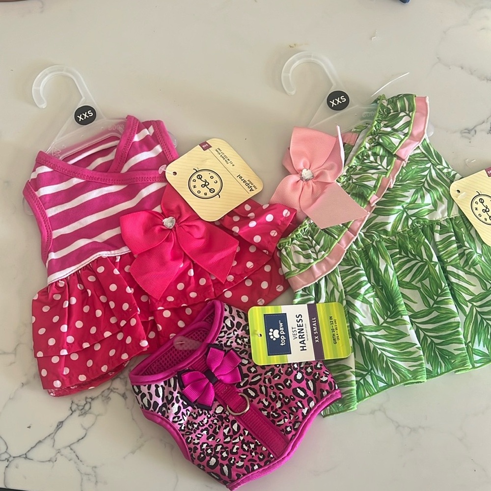 NWT Dog XXS Bundle 1 Harness + 2 Dresses - Top paw & Bond&co